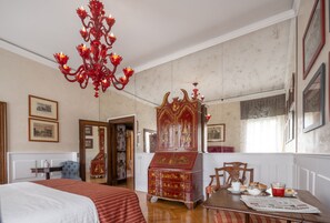 5 chambres, fer et planche à repasser, Wi-Fi gratuit, draps fournis