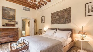 2 slaapkamers, een strijkplank/strijkijzer, gratis wifi, beddengoed
