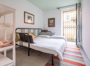 1 chambre, fer et planche à repasser, Wi-Fi gratuit, draps fournis