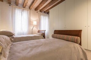 1 makuuhuone, silitysrauta/-lauta, ilmainen Wi-Fi, vuodevaatteet