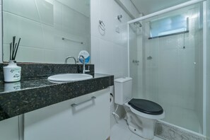 Apartment | Bathroom - 809 - Aluguel 1 quarto com churrasqueira (Bombinhas)