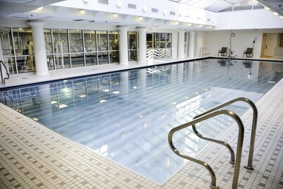 2 Bedroom Fully Furnished Apartment in Downtown Washington 2 Apts by RedAwning