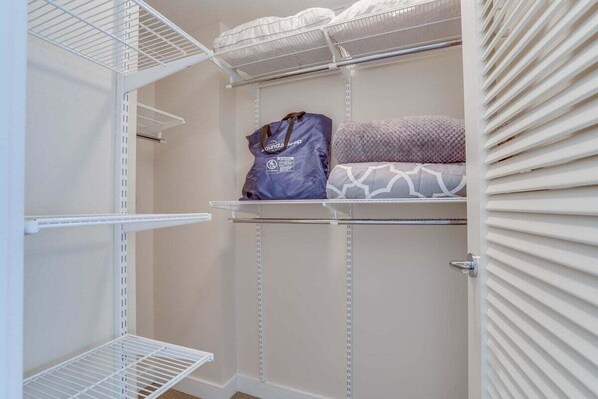 Apartment, 2 Bedrooms | Interior