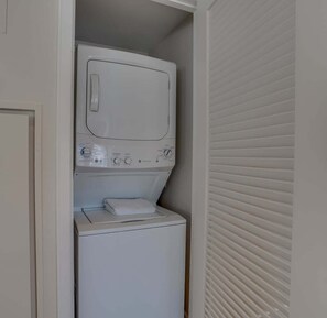 Apartment, 2 Bedrooms | Interior
