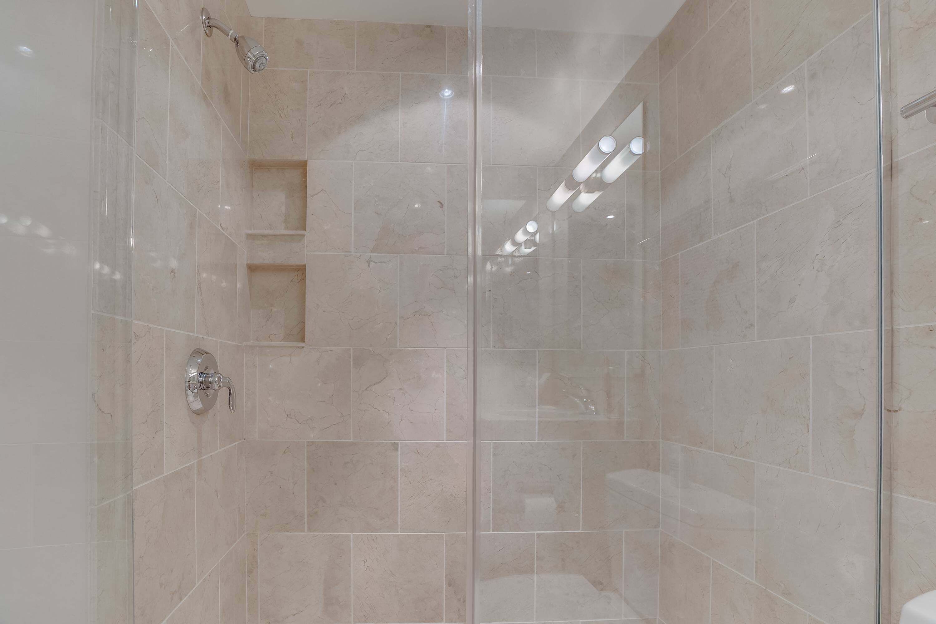 Apartment, 2 Bedrooms | Bathroom | Towels, shampoo