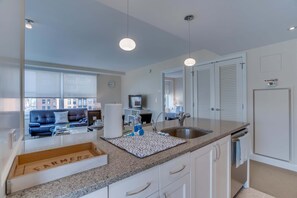 Apartment, 2 Bedrooms | Interior