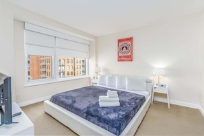 2 bedrooms, laptop workspace, iron/ironing board, free WiFi - Fully Furnished 2 Bedroom Apartment in Washington DC 2 Apts by RedAwning (Washington)