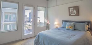 Apartment, 2 Schlafzimmer | 2 Schlafzimmer, laptopgeeigneter Arbeitsplatz, Bügeleisen/Bügelbrett