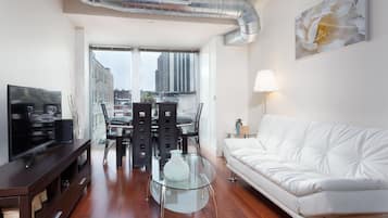 Apartment, 2 Schlafzimmer | Wohnbereich | Smart-TV, Streaming-Dienste