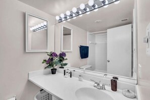 Apartment, 2 Bedrooms | Bathroom