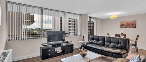 Apartment, 2 Bedrooms | Living room | Smart TV, streaming services