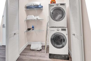 Apartment, 2 Bedrooms | Interior