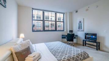Apartemen, 2 kamar tidur | 2 kamar tidur, ruang kerja ramah laptop, dan setrika/meja setrika