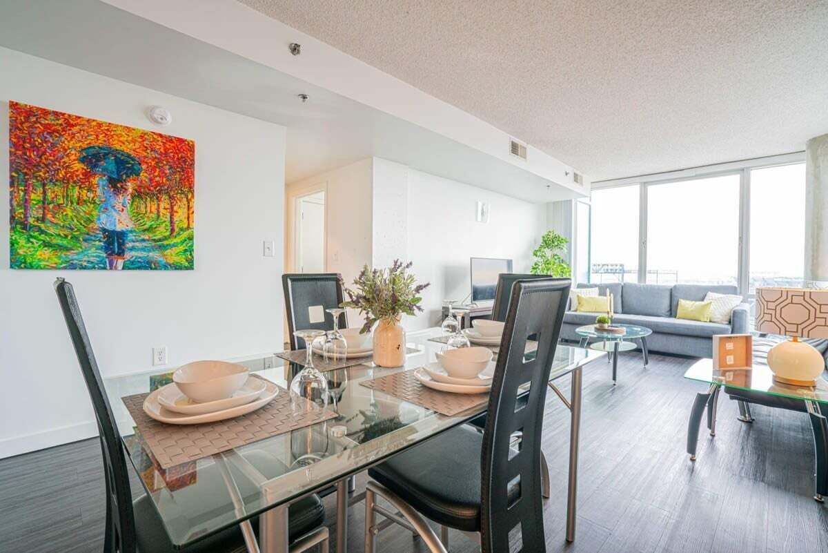 Apartment, 2 Bedrooms | Dining