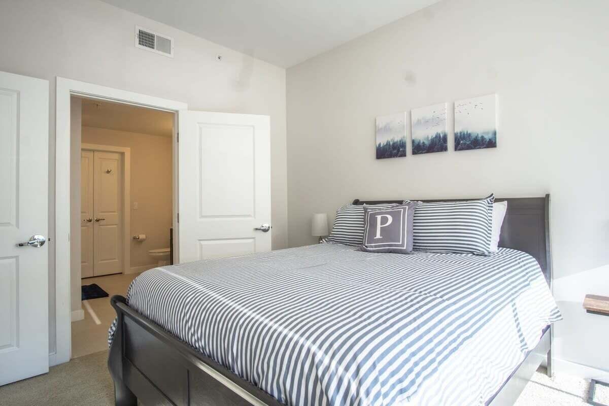 Apartment, 2 Bedrooms | 2 bedrooms, laptop workspace, free WiFi