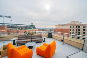 Apartment, 2 Bedrooms | Balcony - 2br Furnished Apartment In Baltimore Downtown 2 Bedroom Apts by RedAwning (Baltimore)