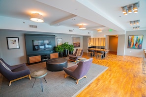 Apartment, 2 Bedrooms | Living room | Smart TV, streaming services