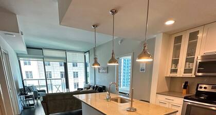 High Rise 2 Bedroom apartment in a Great location 2 Apts by RedAwning