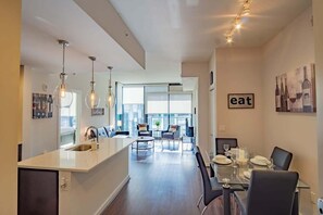 公寓, 2 間臥室 | 用餐區