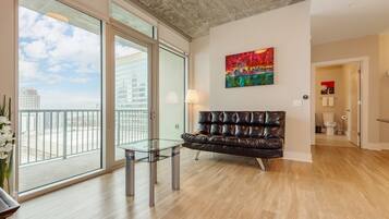 Apartment, 2 Bedrooms | Living room | Smart TV, Netflix, streaming services