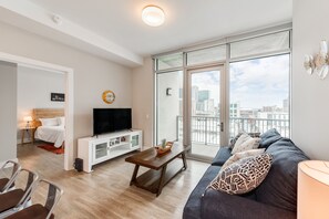 Apartment, 1 Bedroom | Living room | Smart TV, streaming services - 1br Furnished Apartment In Charlotte Near Uptown Area 1 Bedroom Apts by RedAwning (Charlotte)