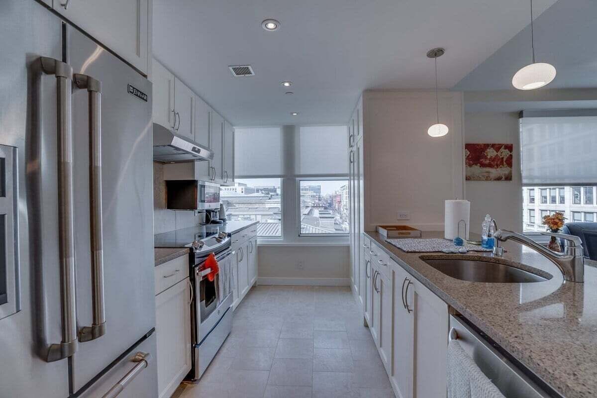 Apartment, 2 Bedrooms | Private kitchen | Fridge, oven, stovetop, coffee/tea maker