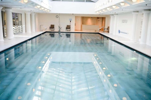 Furnished 2 Bedroom Apartment near National Museum 2 Apts by RedAwning