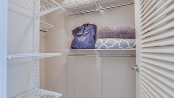 Apartment, 2 Bedrooms | Interior