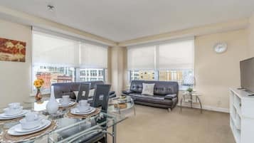 Apartment, 2 Bedrooms | Living area