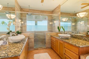 House, 5 Bedrooms | Bathroom | Towels