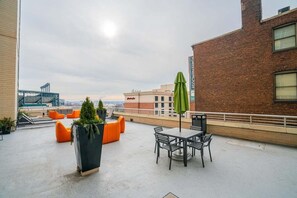 Apartment, 2 Bedrooms | Outdoor dining