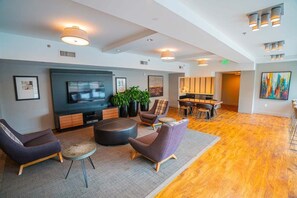 Departamento, 2 habitaciones | Área de sala de estar