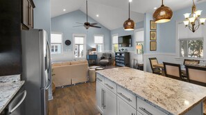 Smart TV - Close to Dining & Shopping, 1-Floor Cottage, Pool + Free Attraction Tickets! (Santa Rosa Beach)