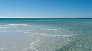 Una spiaggia nelle vicinanze