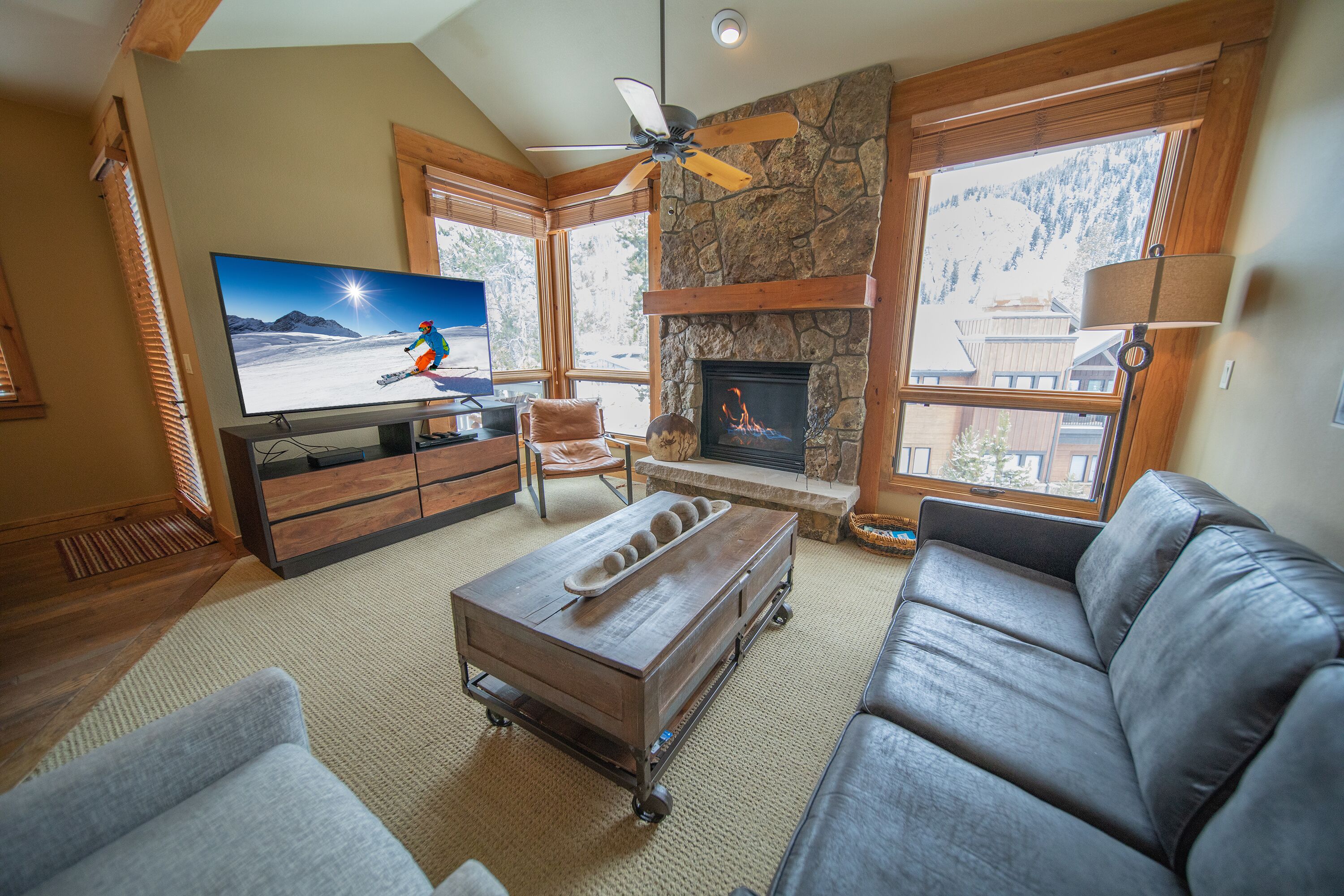 Cozy Mountain Retreat W/Fireplace.