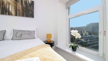 3 dormitorios, escritorio, tabla de planchar con plancha y wifi