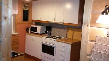 Frigorifero, microonde, piano cottura, lavastoviglie