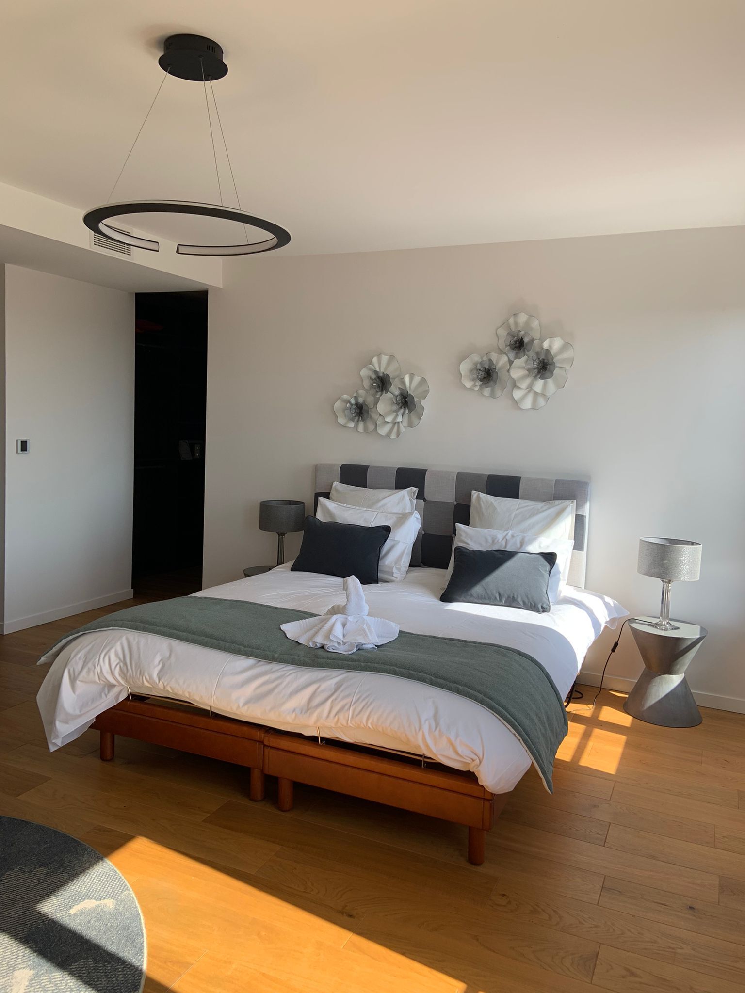 4 camere, ferro/asse da stiro, Wi-Fi gratuito, lenzuola