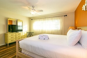 3 bedrooms, iron/ironing board, free WiFi, bed sheets