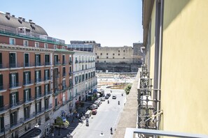 Exterior - Le Angioine Rooms (Naples)