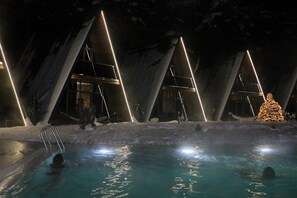 Piscina all'aperto, una piscina riscaldata