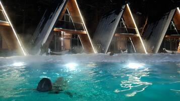 Een buitenzwembad, een verwarmd zwembad