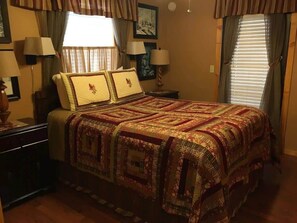 2 bedrooms, iron/ironing board, WiFi, bed sheets - TN State Parks Open! Hikes, Waterfalls, Firepits! (Spencer)