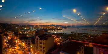 供应晚餐，土耳其菜