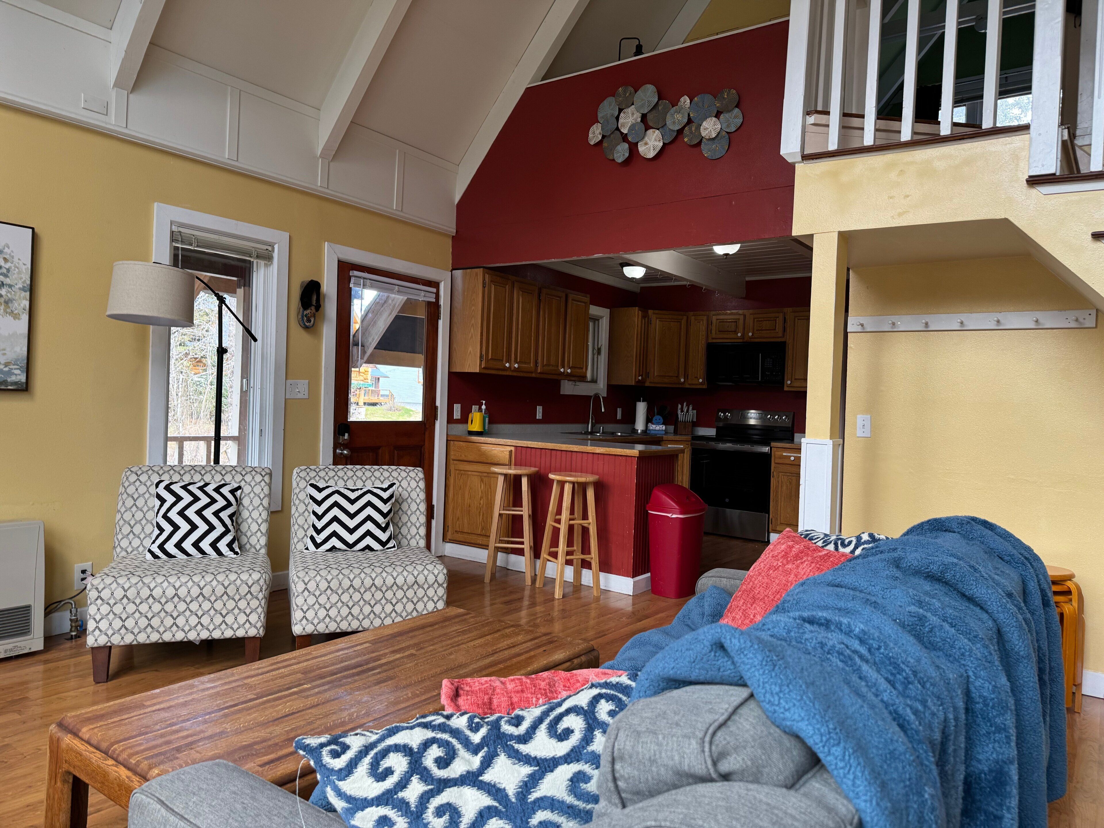 TV, DVD player, books, video library