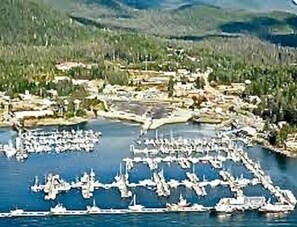Marina - Captain's Quarters - Waterfront at Auke Bay Offering 10% Off on Tours! (Juneau)