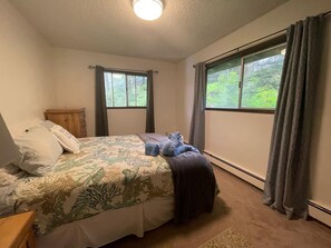2 Schlafzimmer, Bügeleisen/Bügelbrett, kostenloses WLAN, Bettwäsche