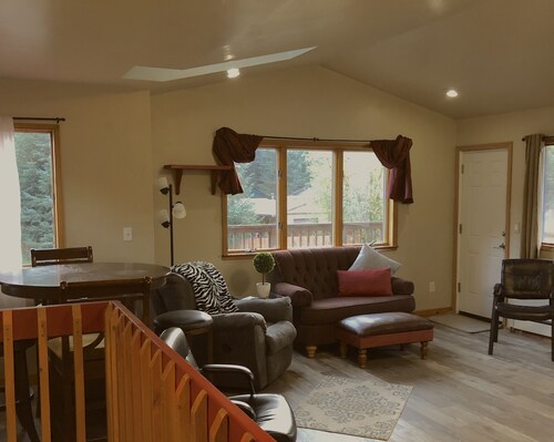 Sluice Box - Affordable, Convenient, and near Mendenhall Glacier- DISCOUNTS ON TOURS!