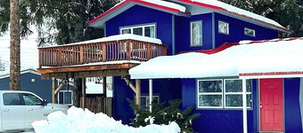 Raw Gold - Affordable, Near Mendenhall Glacier, Trails, and Conveniences - DISCOUNTS ON TOURS!