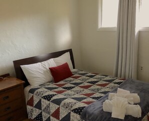 2 habitaciones, tabla de planchar con plancha y wifi gratis 